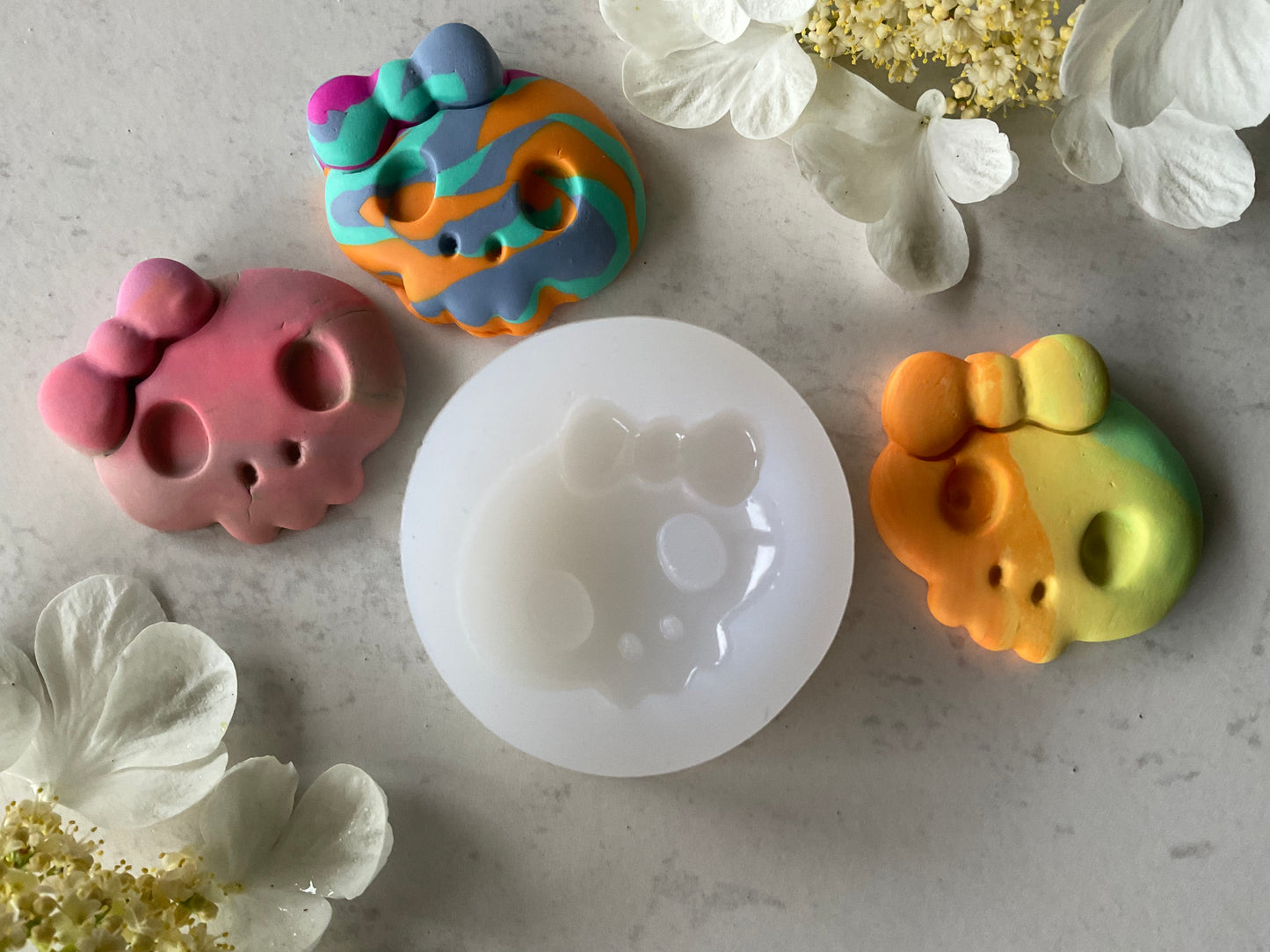 Large Cute Kawaii Skull With Bow Silicone Mold