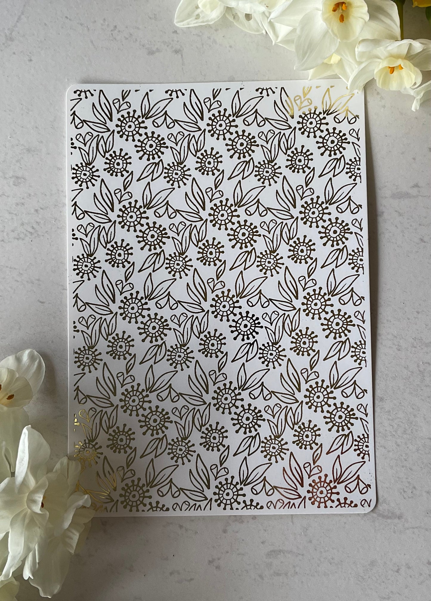 Fiona's Contemporary Eucalyptus Blooms Gold Foil 065