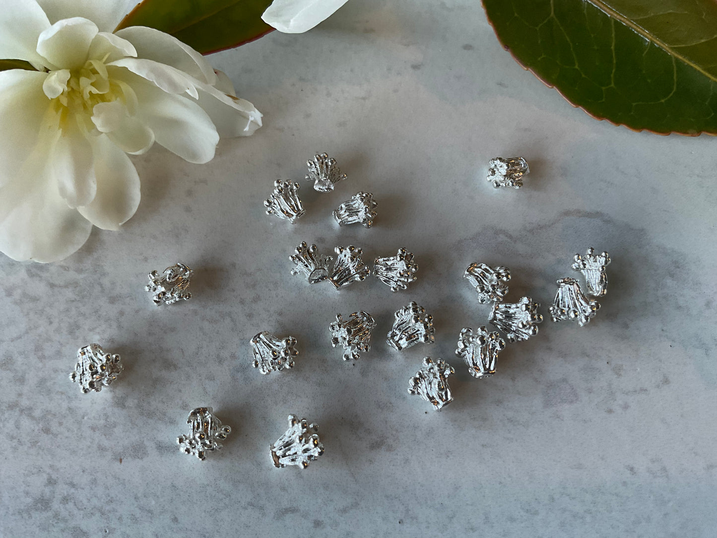 Silver Plated 6.8mm Flower Centre Stamens 20 Pieces