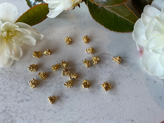 Gold Plated 6.8mm Flower Centre Stamens 20 Pieces